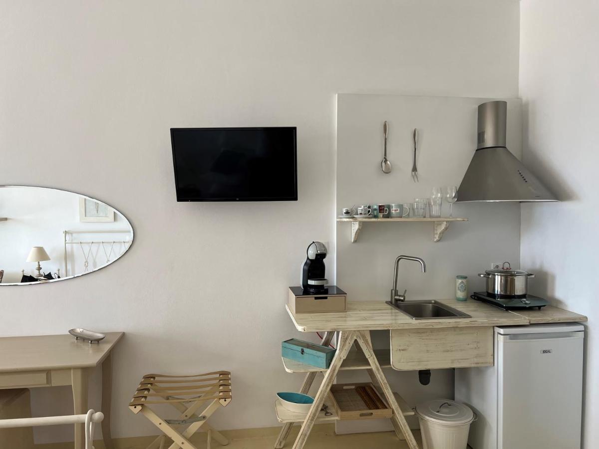 Heavenly Milos Suites Agia Kiriaki Beach  Eksteriør billede