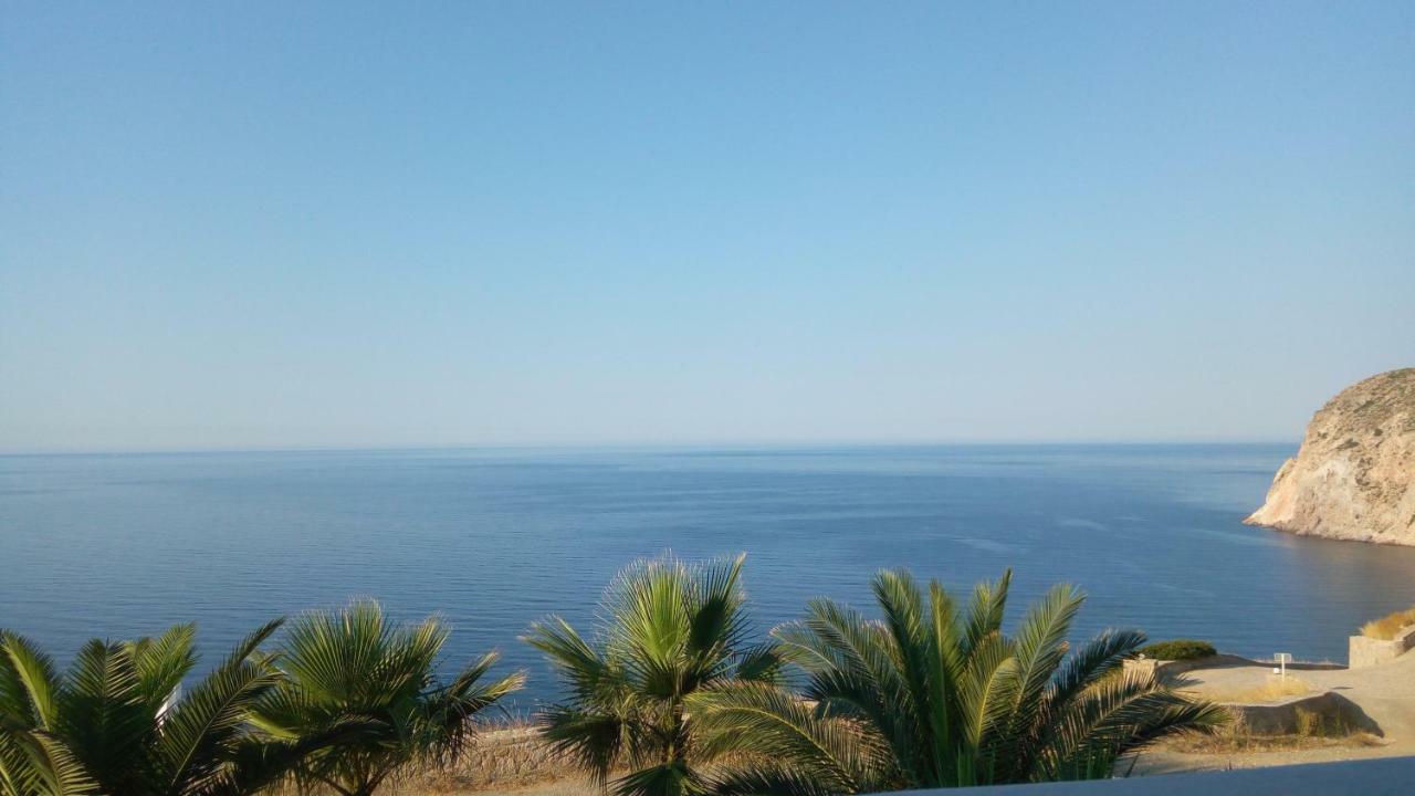 Heavenly Milos Suites Agia Kiriaki Beach  Eksteriør billede
